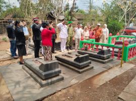 ZIARAH MAKAM PAHLAWAN DI KALURAHAN KARANGMOJO